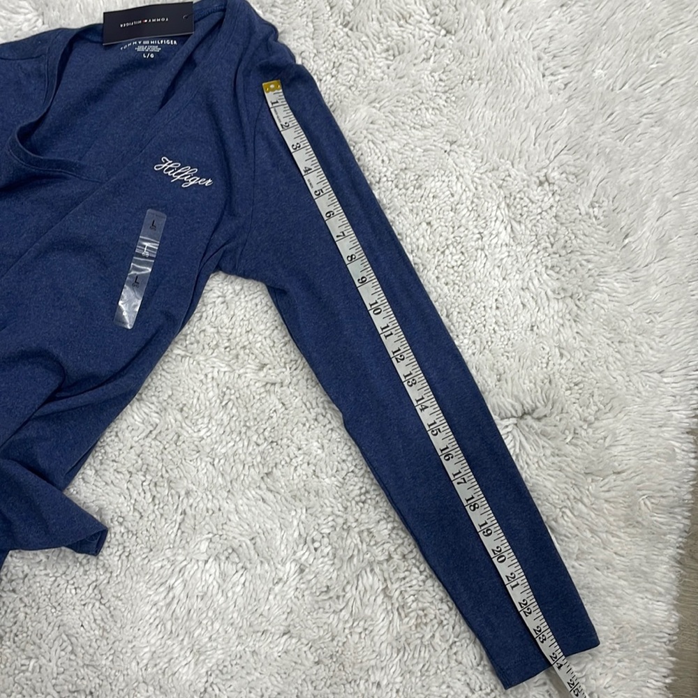 NWT Tommy Hilfiger V-Neck Blue T-Shirt- Size L - Picture 6 of 8
